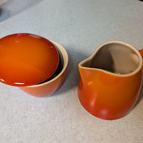 Le Creuset minimalist cream and sugar in flame - Picture 2 of 2